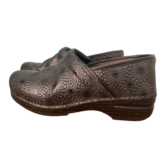 DANSKO Women's Black Metallic Circle Pattern Professional Clogs  EU 41 - Picture 2 of 8